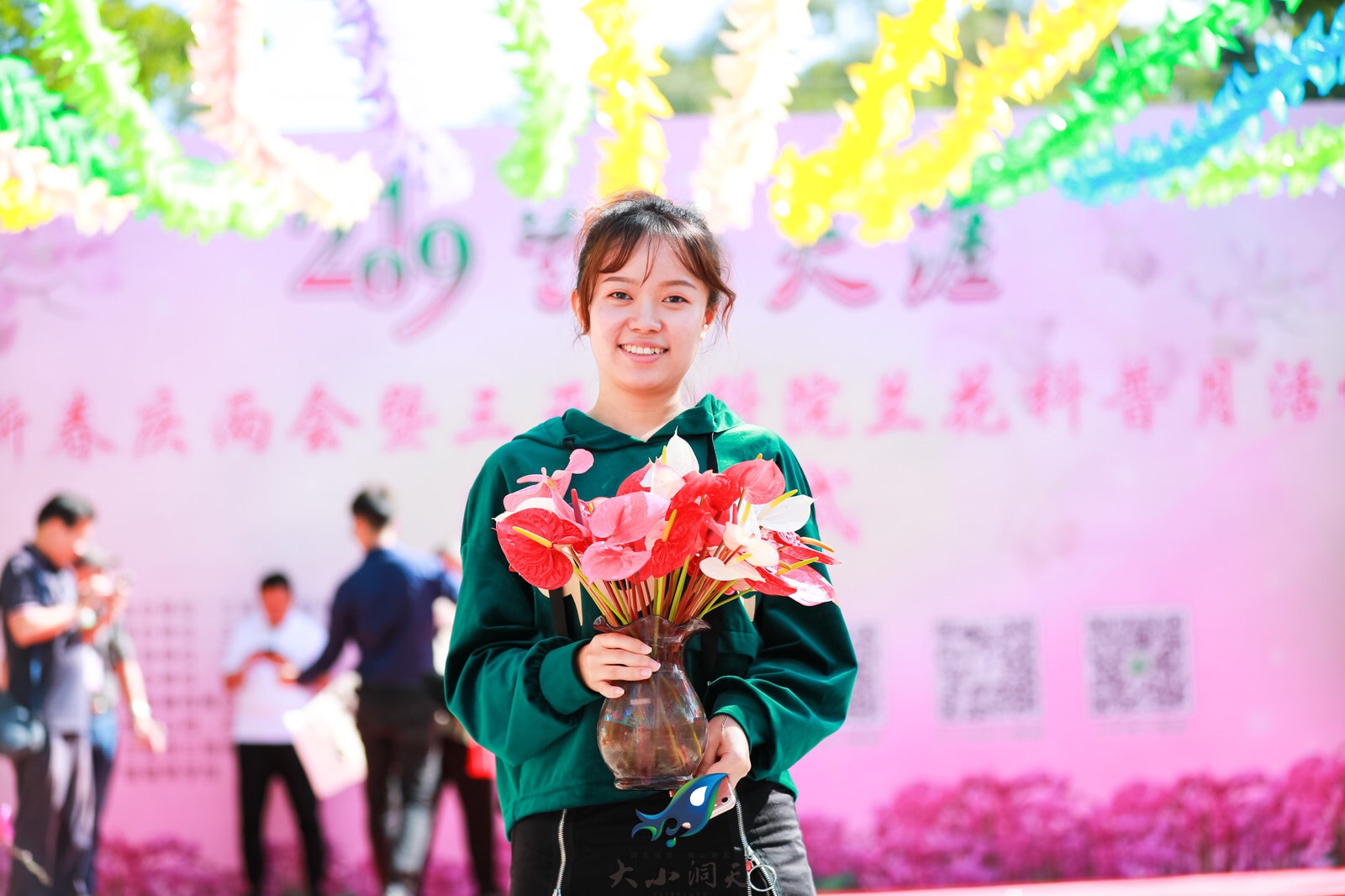 三亞迎春蘭花展在臨春嶺公園舉行，吸引市民游客前來參觀