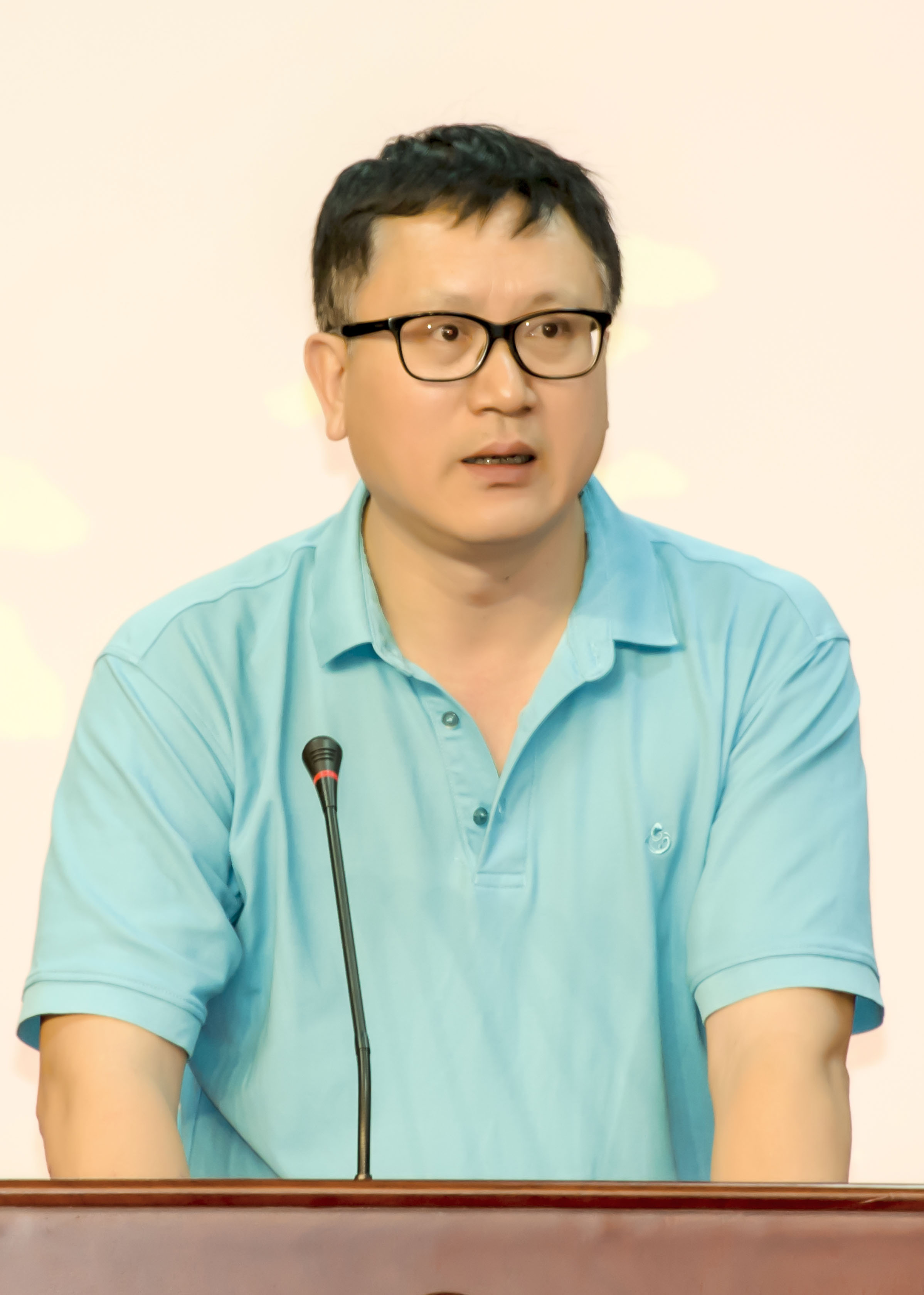 天涯海角公司總經(jīng)理楊永紅同志作公司2018年工作總結(jié)