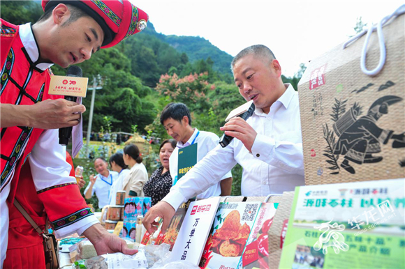 21037e6a-a590-4cc6-8131-80a45e3d9d7f 21037e6a-a590-4cc6-8131-80a45e3d9d7f