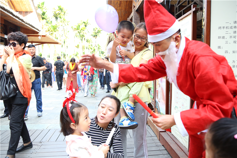 2、往年景區圣誕精彩活