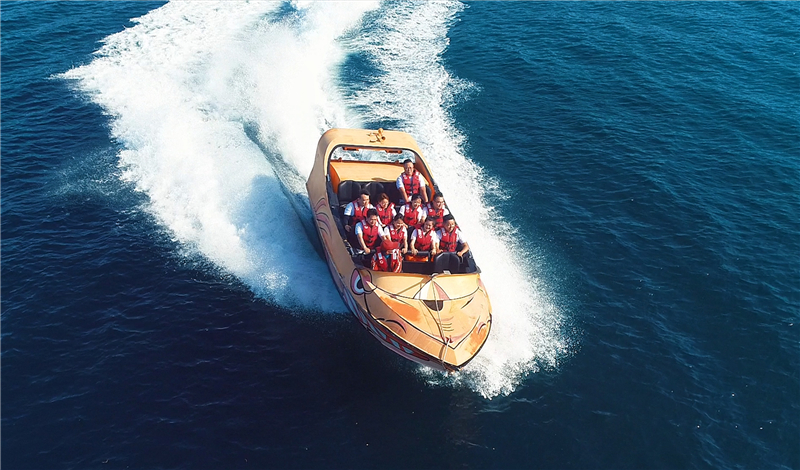 新人們體驗蜈支洲島熱門項目動感飛艇(2) 新人們體驗蜈支洲島熱門項目動感飛艇(2)